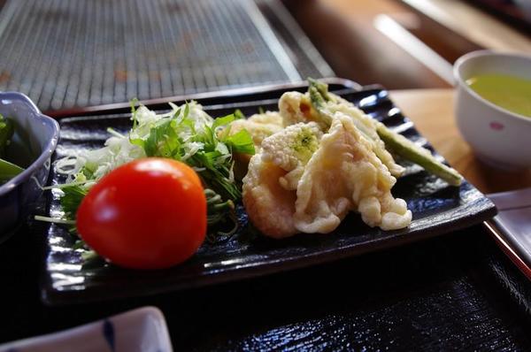 農家民宿 ゆずの里いづみ　地元の食材を使った昼食　野菜の天ぷら