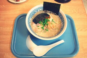 中華料理屋のとんこつラーメン　～國臣