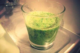 相変わらず野菜ジュースを作っては飲んでいます