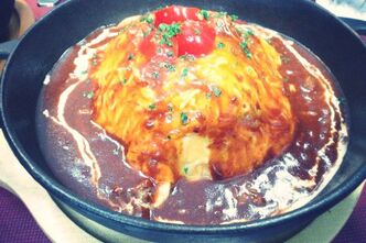 ランチは鉄鍋オムライス