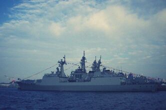 韓国海軍の駆逐艦テ・ジョヨンに乗艦