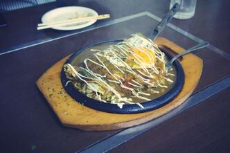 横須賀と広島の融合「花金焼き」をいただきました。