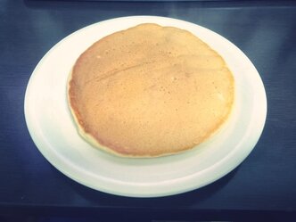 桃を使ったパンケーキ