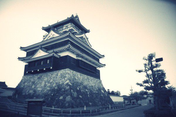 ぶらり一人旅～住宅地に聳え立つ清洲城