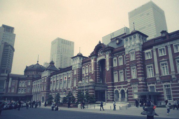 東京駅駅舎を見に行くも・・・。