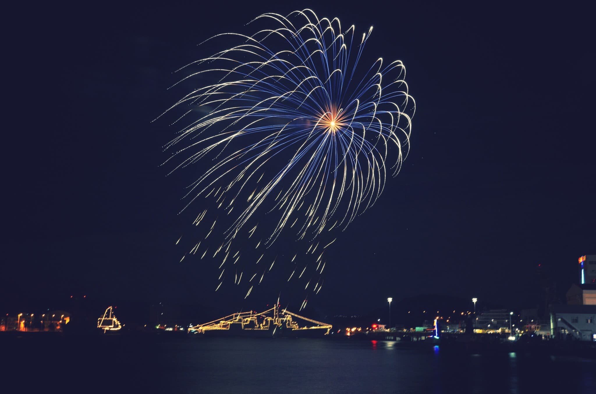 新年の花火撮影で感じた静かなる衰退と、変わらぬ日々のはじまり