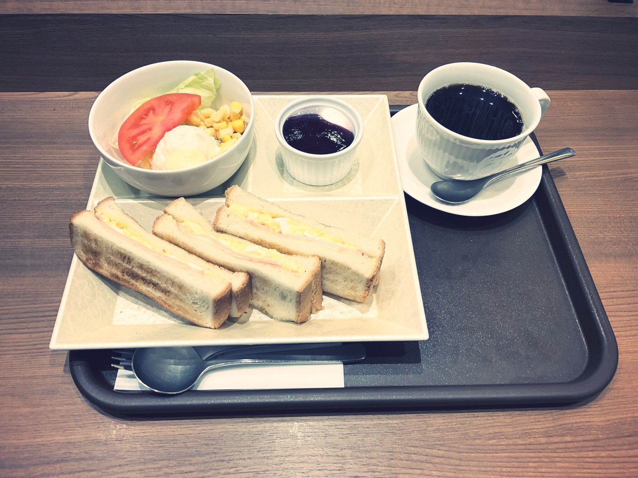 通勤ラッシュの疲弊と、「人間」という不確定要素を排除するAI活用のサムネイル画像