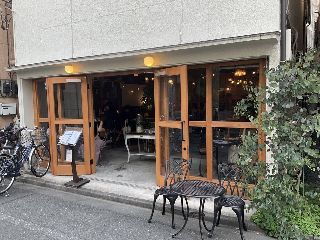 I went to a cafe in Tawaramachi.